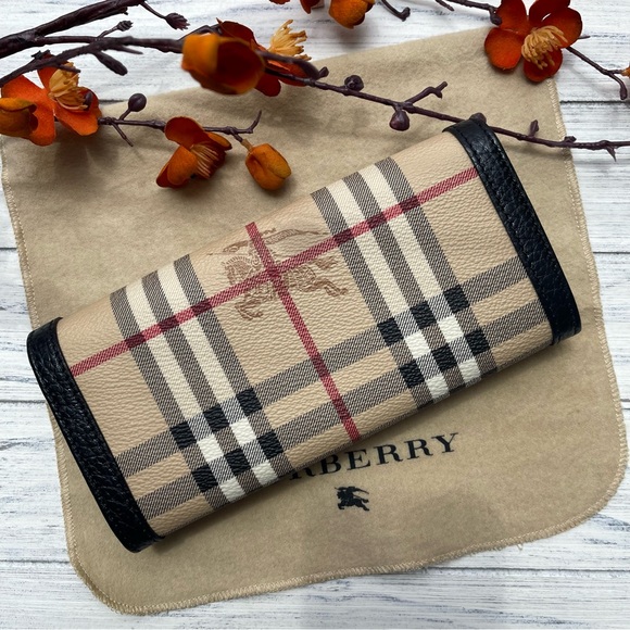 NWOT⚜️ Burberry Haymarket Check Molly Wallet - Picture 9 of 9